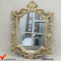 Позолоченное деревянное оправленное винтажное французское висящее зеркало